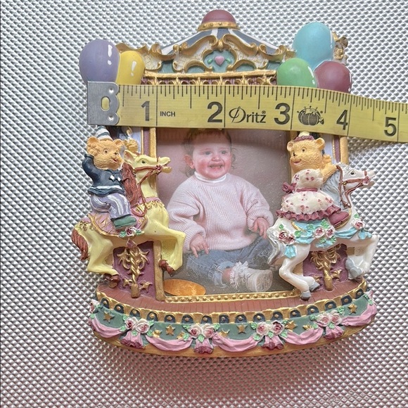 2 Whimsical Carousel of Memories: Photo Frames To Brighten Any Room - Picture 8 of 10